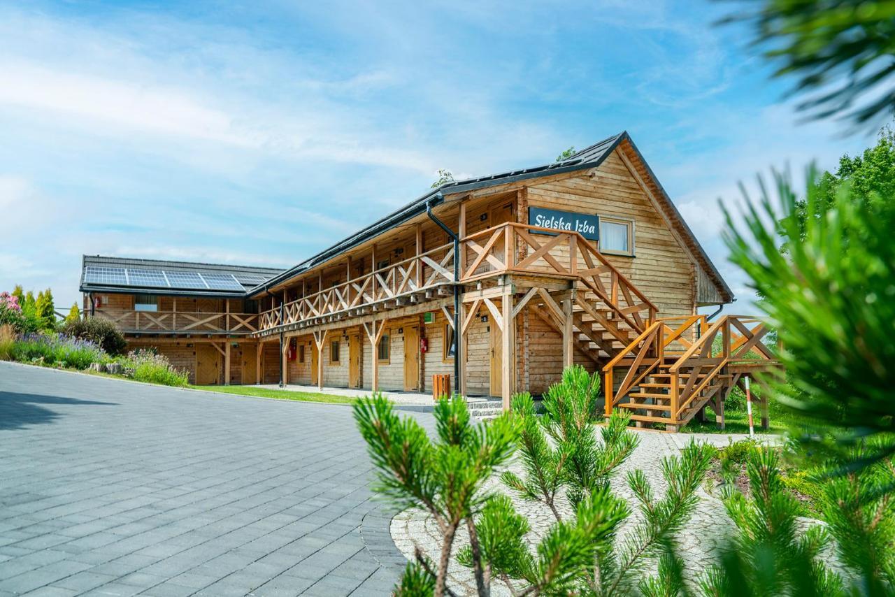 Labedz Hotel Karczma Илава Екстериор снимка