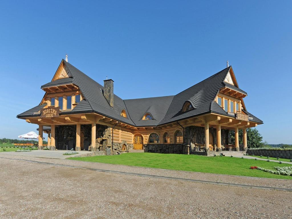 Labedz Hotel Karczma Илава Екстериор снимка